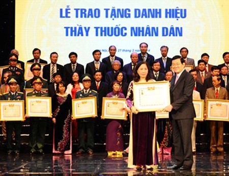 Chủ tịch nước trao tặng danh hiệu 